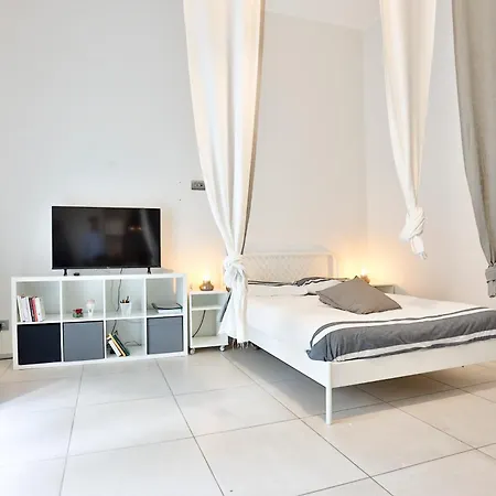 Bright & Comfortable